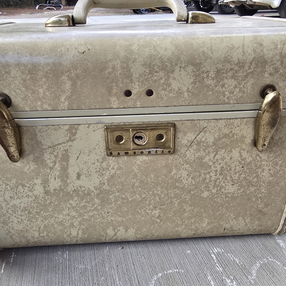 Samsonite Other - Samsonite Train Case Hardshell Vintage